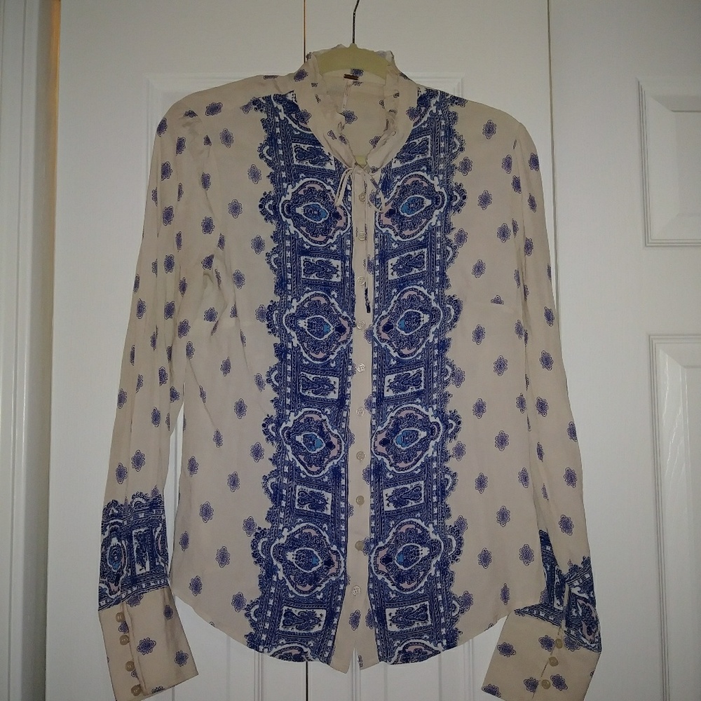 Free people button down long sleeve blouse size M.